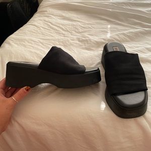 Steve Madden Slinky 90s Shoes